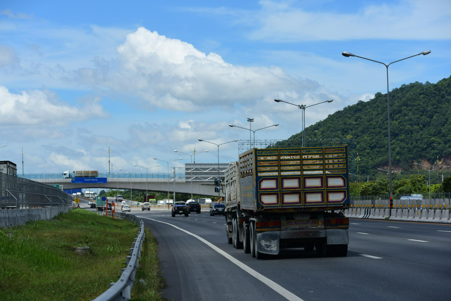 Tumpukan drum penampungan minyak jelantah